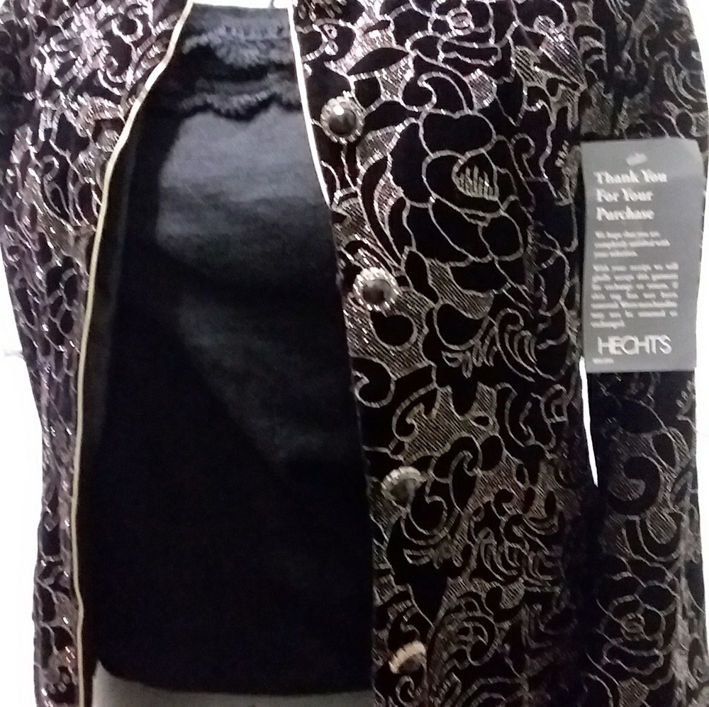 Evening jacket, or button as a blouse.